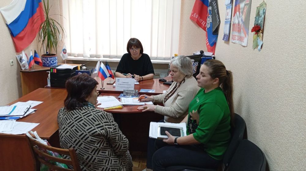 Василий Ткачук: Сегодня, 15 мая, провела приём граждан в общественной приёмной Всероссийской политической партии «Единая Россия» Калининского внутригородского района города Донецка