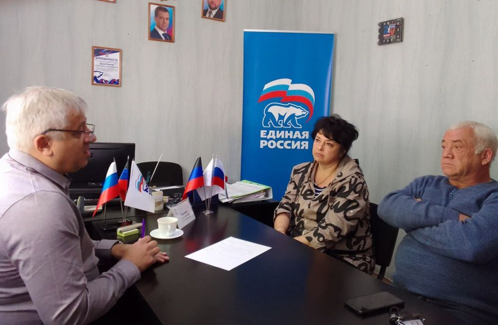 Юрий Будрин: Прием граждан. Сегодня 15 мая 2025 года в Кировском районе г. Донецка состоялся приём граждан в Общественной приемной Общественного Движения «Донецкая Республика» и Всероссийской политической партии Единая Россия