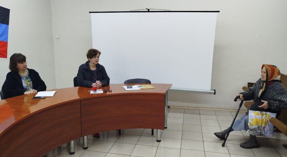 Валентин Левченко: Сегодня заместитель руководителя Управы Елена Повалий провела личный прием граждан