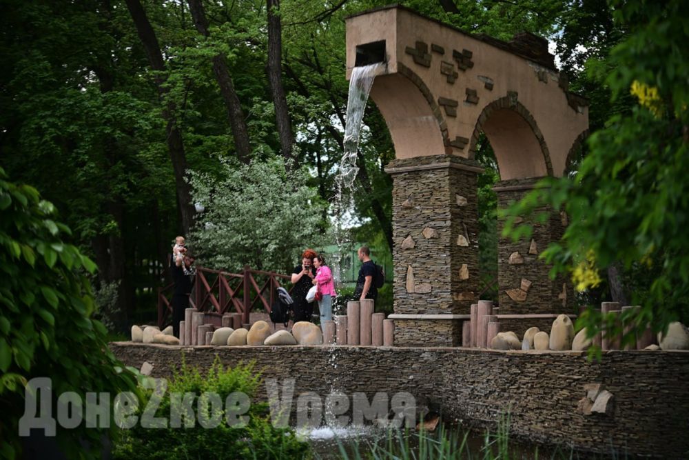 Говорят, что на воду можно смотреть бесконечно долго