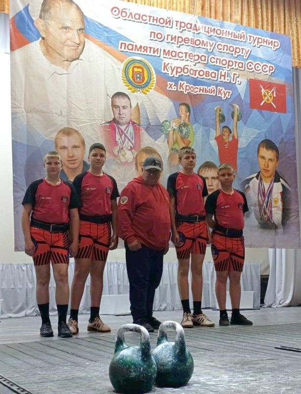 Донбасские гиревики показали силу на турнире памяти Курбатова в Ростовской области!