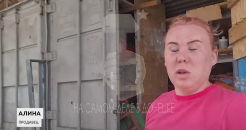 После публикации в местных СМИ о мусоре на рынке в Макеевке гору хлама разобрали