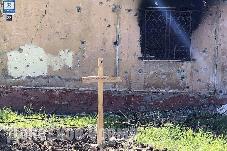 Обрели покой: тела захороненных стихийно мариупольцев перенесли на кладбища