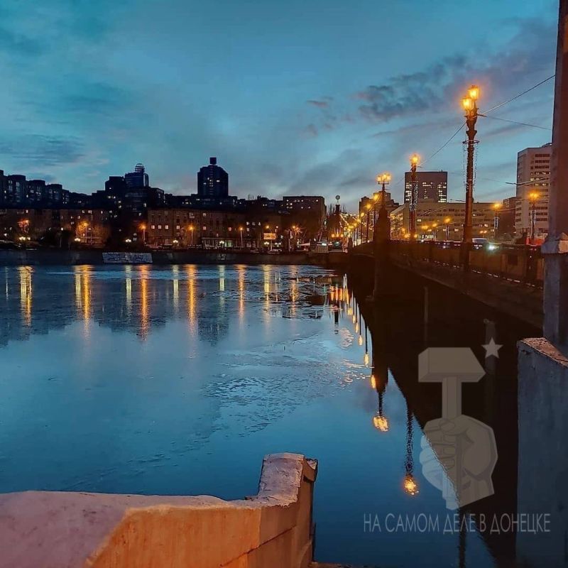 Мирных снов — любимой набережной