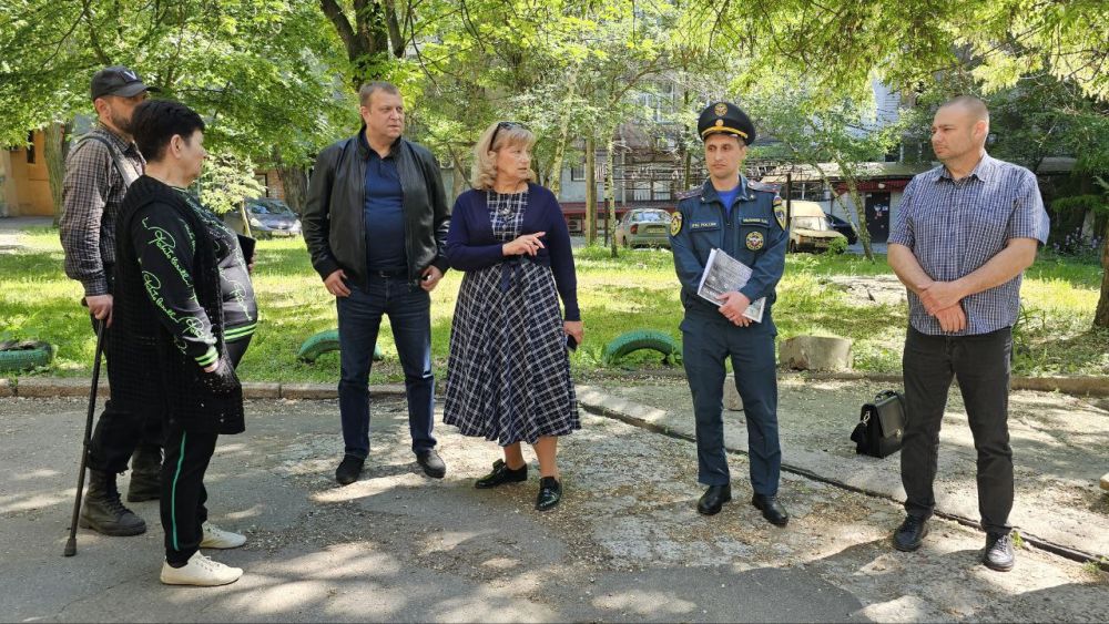 Встреча с населением на подведомственной территории