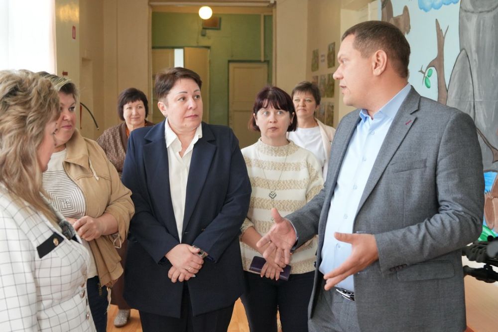 Глава Минобрнауки Олег Трофимов оценил готовность образовательных организаций Донецка и Макеевки к работе пришкольных лагерей