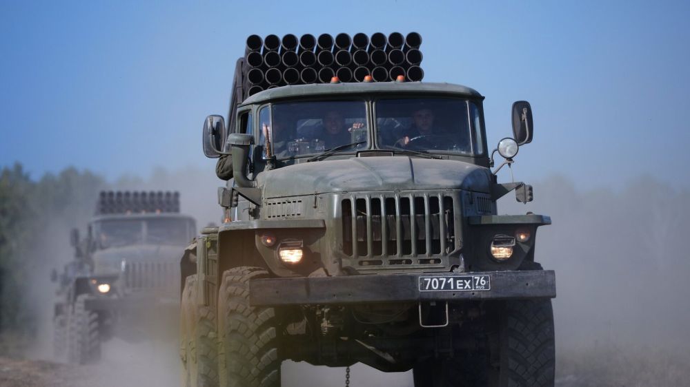 В районе Великой Новоселки ВС РФ вышли к "трехграничью" и разворачивают ударную группировку — Рамм