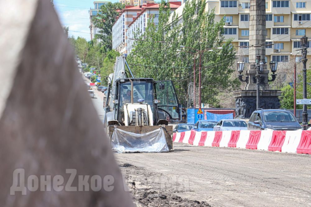 Две полосы пока открыто: движение по мосту через Кальмиус полностью перекроют в сентябре