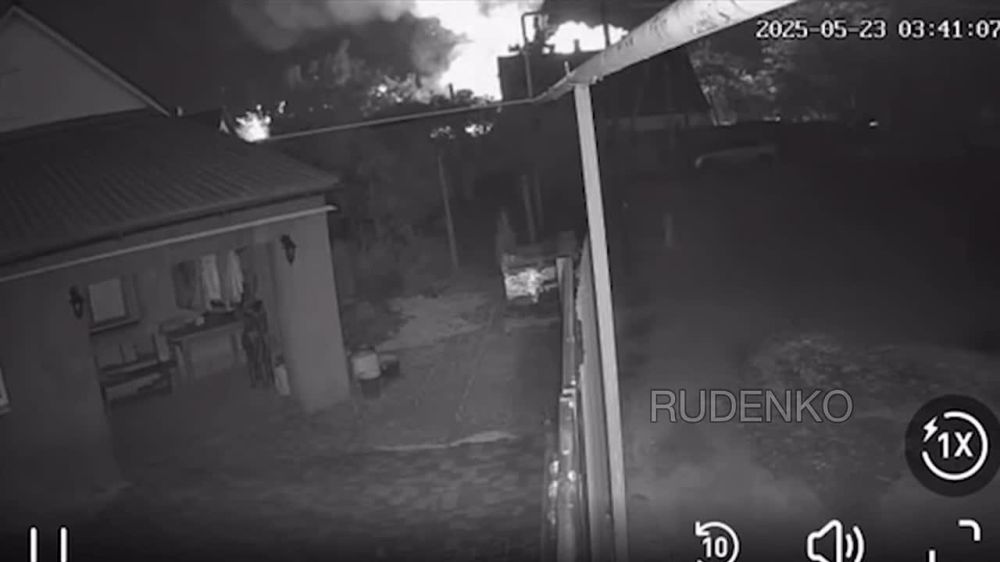 Андрей Руденко: Враг ночью нанёс удар с применением БПЛА по жилым домам в Будённовском районе г. Донецка, есть разрушения