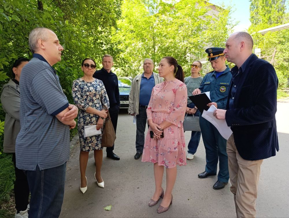 Продолжаются сходы с жителями Ленинского района города Донецка