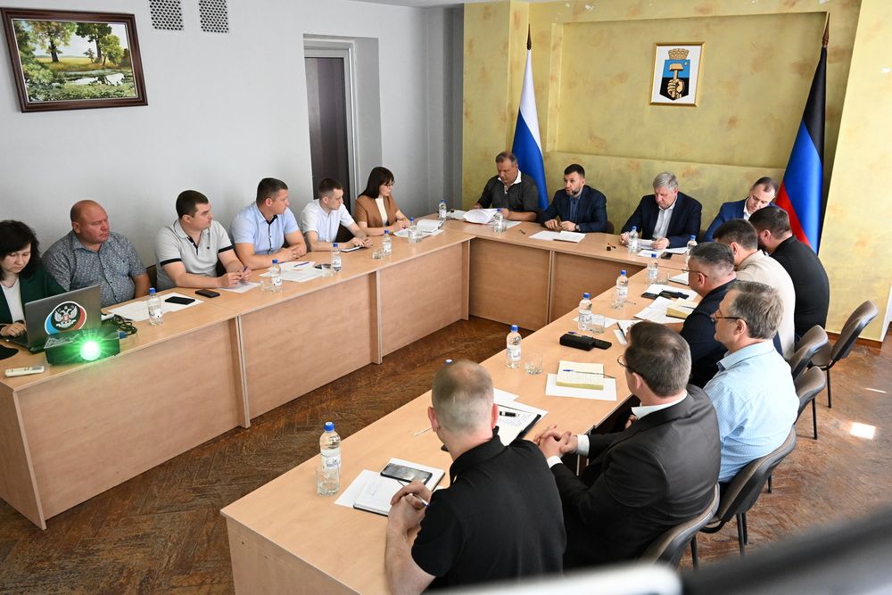 Денис Пушилин обсудил проблемные вопросы с жителями Калининского района столицы региона