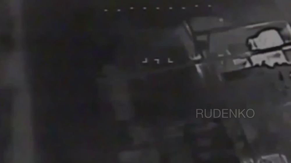 Андрей Руденко: Оператор FPV-дрона группировки «Восток» уничтожил БТР «Stryker» ВСУ на Южно-Донецком направлении, сорвав ротацию