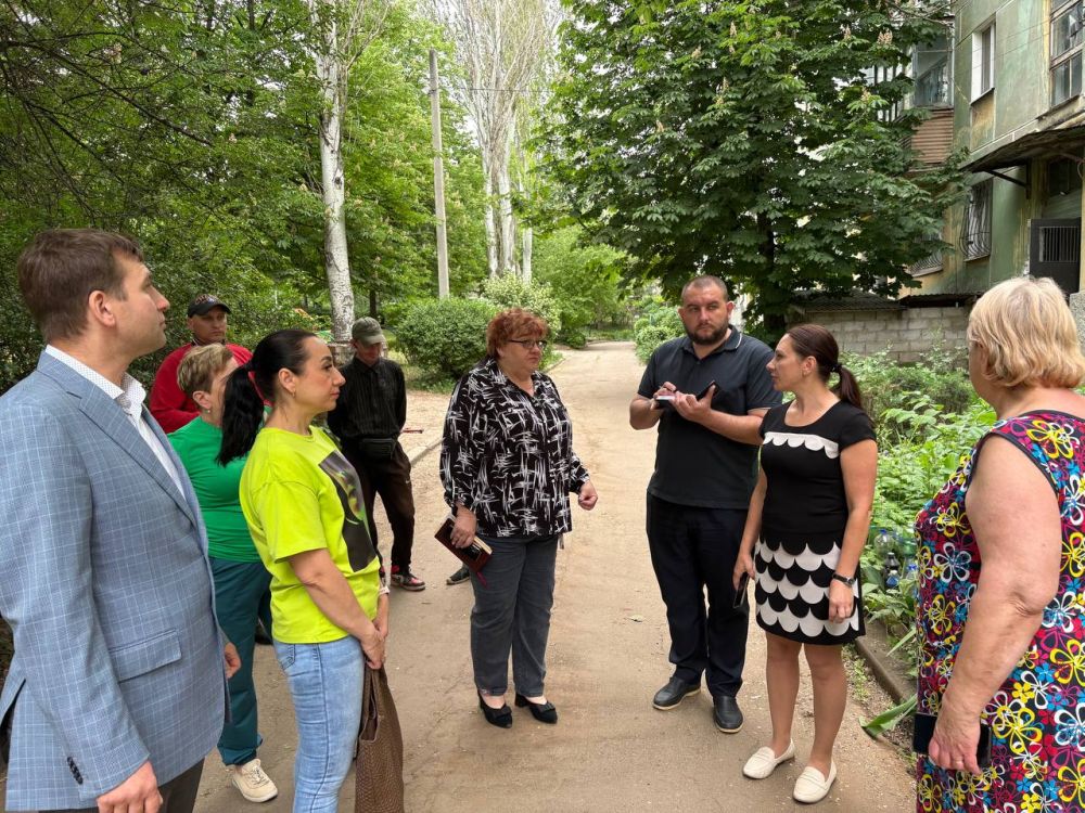 Продолжаются встречи с жителями Ленинского района города Донецка