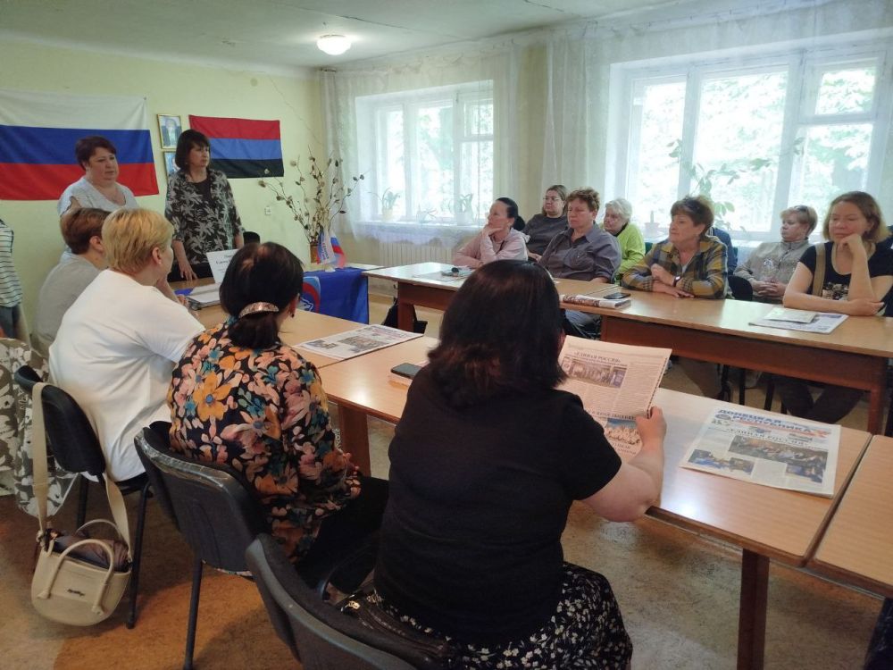 Валентин Левченко: Заместитель главы администрации Киевского района г.Донецка Елена Повалий провела встречу с трудовым коллективом «Территориального центра социального обслуживания (предоставления социальных услуг) Киевского...