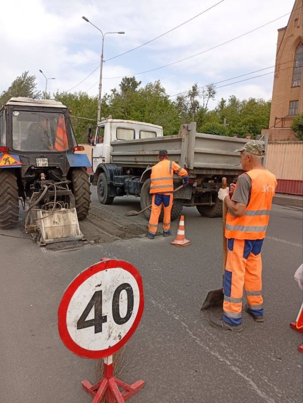 Валентин Левченко: Работниками МУП АГД "ДРСУ" выполнен ремонт дорожного покрытия по улице Артема в Киевском районе