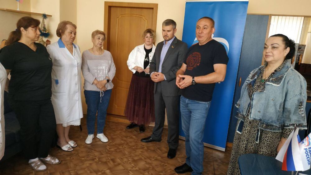 Сегодня руководитель Управы Буденновского внутригородского района Администрации городского округа Донецк Михаил Меренков совместно с депутатами Народного Совета Юрием Леоновым и Донецкого городского совета Ириной...