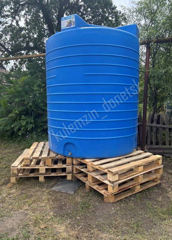 Алексей Кулемзин: В Донецке идет установка ёмкостей для воды, ранее закупленных администрацией городского округа Донецк