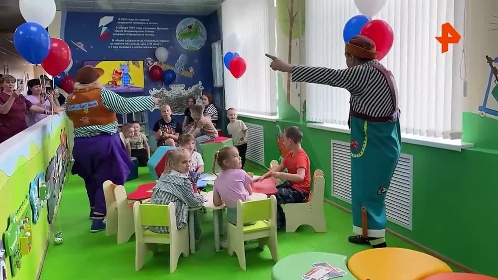 Детскую комнату открыли в больнице Енакиево в ДНР в преддверии Дня защиты детей