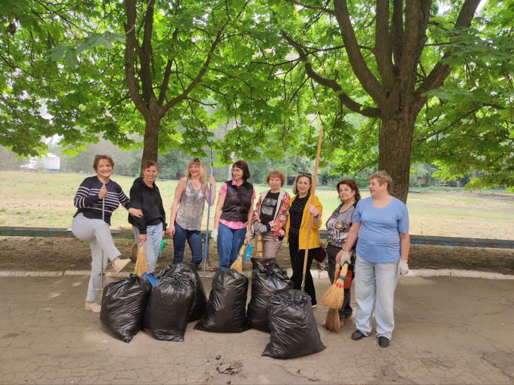 Юрий Будрин: К Общегородскому субботнику присоединились сотрудники общеобразовательных учреждений Кировского района