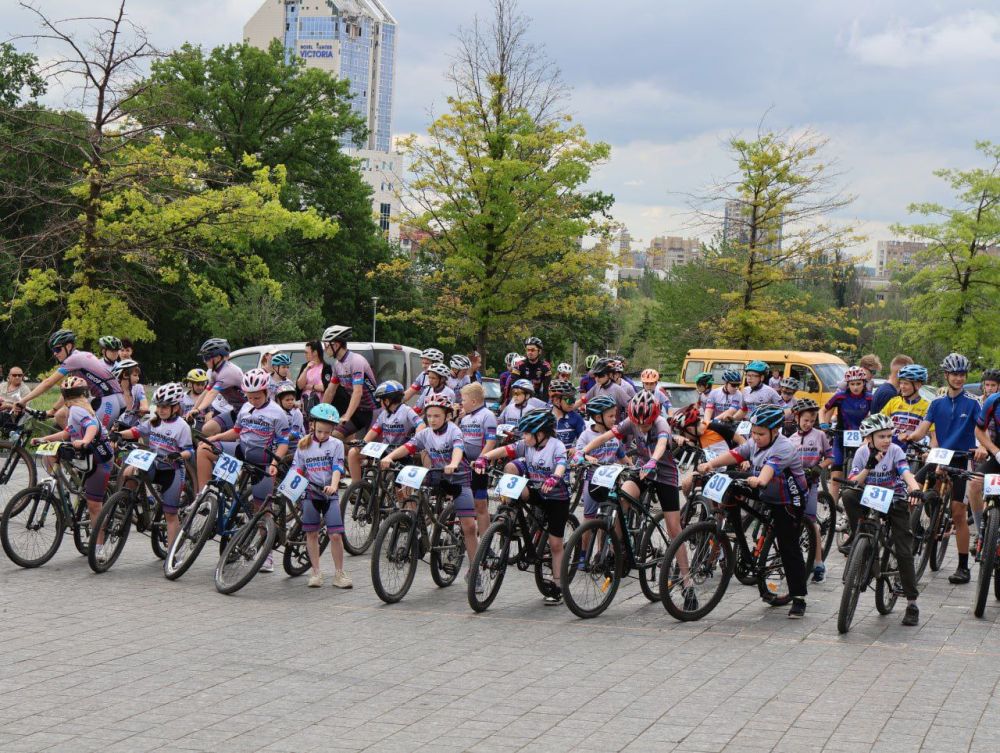 Юрий Мартынов: Сегодня по всей России проходит масштабное спортивное событие — IV Всероссийская массовая велосипедная гонка, приуроченная ко Всемирному дню велосипедиста