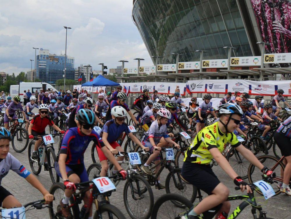 Более 100 спортсменов из Донецка соревновались во всероссийском велопробеге