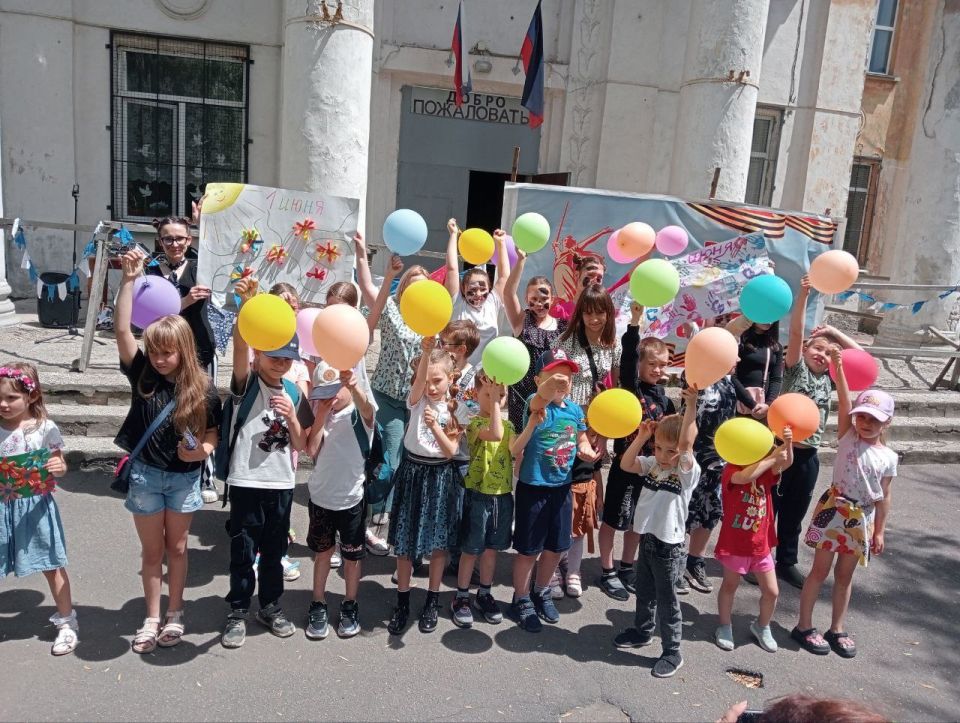 Елена Рязанцева: Все мы родом из детства.. В этом году Пролетарский район с особым энтузиазмом подготовился к одному из самых светлых и добрых праздников — Дню защиты детей. В преддверии праздника в районе было...