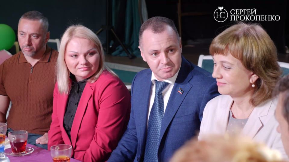 Депутаты поздравили многодетную семью