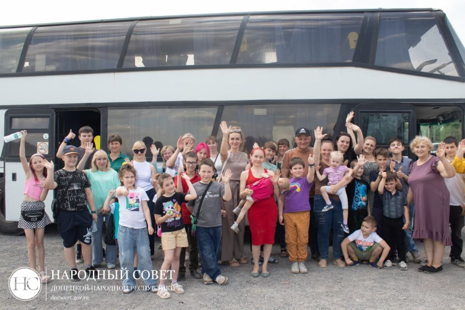 Константин Кузьмин: Продолжаем дарить улыбки деткам Донецкой Народной Республики!