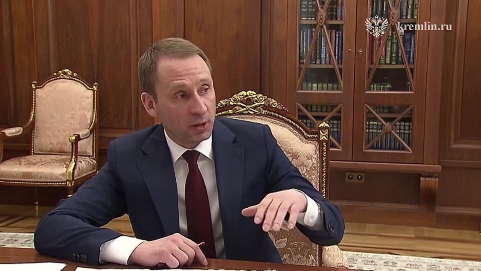Владимир Путин провел встречу с Министром природных ресурсов и экологии Александром Козловым, целью которой было обсуждение работы, проведенной в рамках национального проекта «Экология», а также актуальных вопросов...