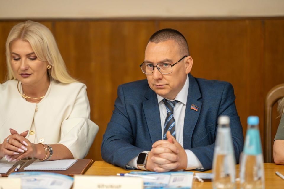 Андрей Крамар: Сегодня приветствовал участников IX Международной научно-практической конференции, которая проходит в Донецкой академии управления и государственной службы