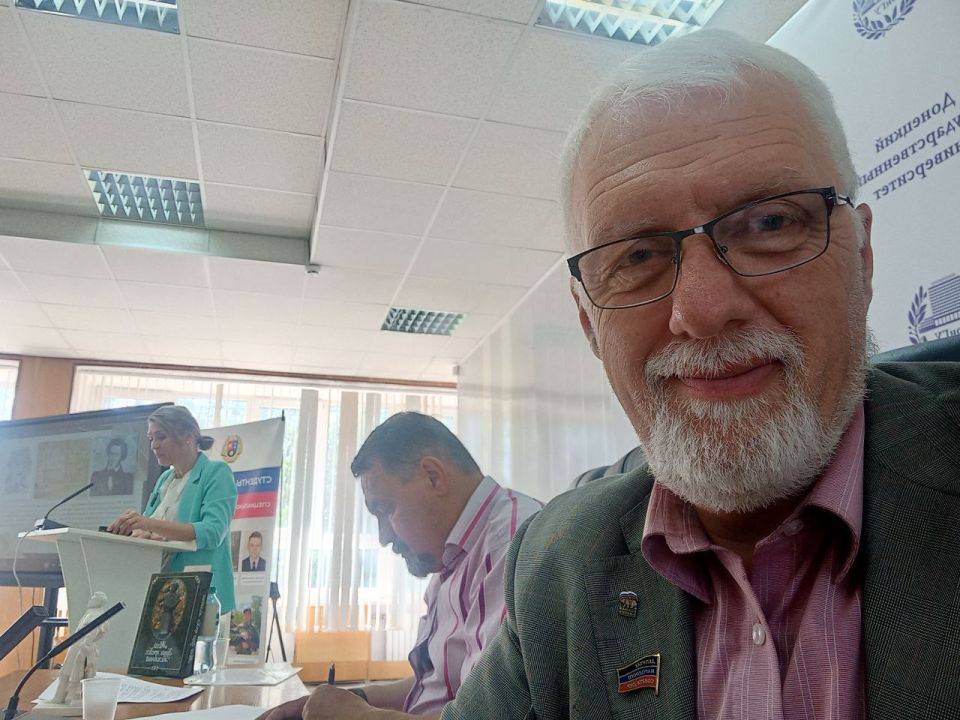 Андрей Бедило: Принял участие во II всероссийской научно - практической конференции "Пушкинская парадигма русской культуры и бытие культуры России в ХХ - ХХI в.в.". Которая второй год подряд в день рождения А.С.Пушкина и...