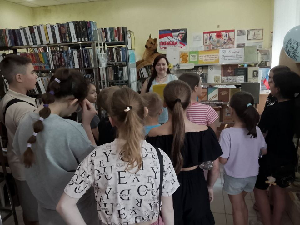 Василий Ткачук: Сегодня, 6 июня, в Библиотеке-филиале № 2 ЦБСВ г.Донецка при содействии Управы Калининского внутригородского района Администрации городского округа Донецк прошла литературная викторина "Великое русское...