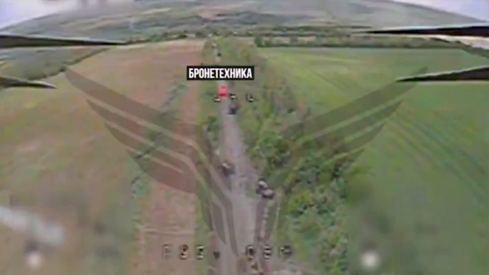 Минобороны России показало уничтожение БТР финского производства в ДНР