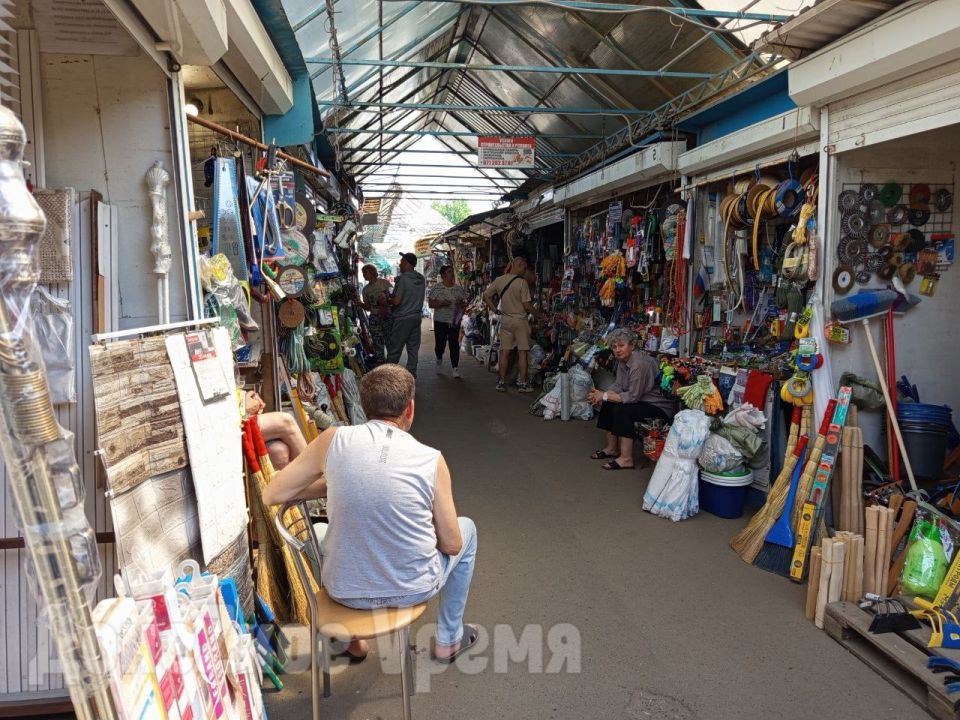 Бульвар против торговых рядов: страсти вокруг рынка "Аквилон" на донецком ж/д вокзале накаляются