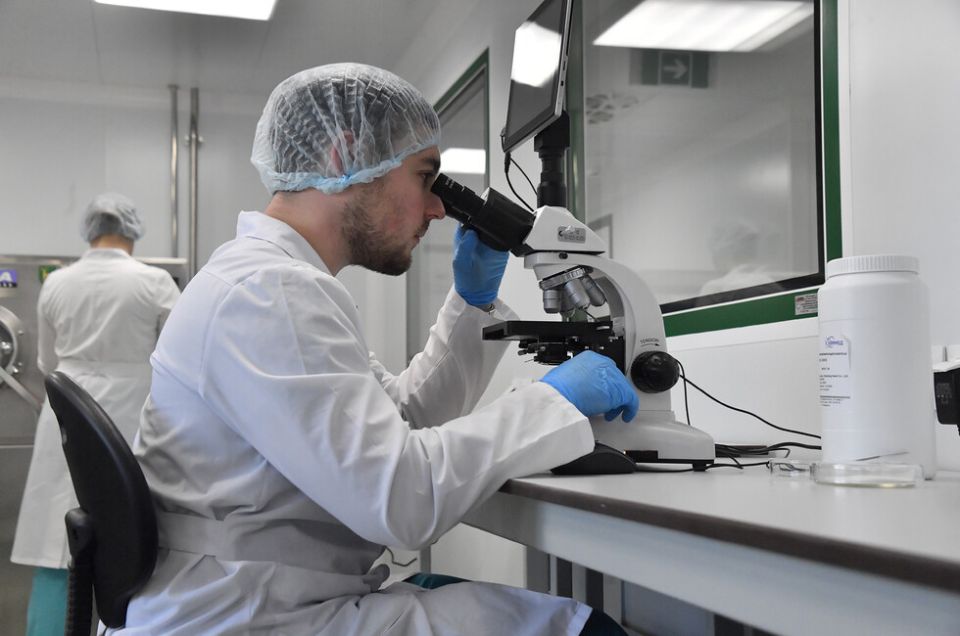 Путин дал старт работе современной лаборатории Росздравнадзора в Донецке