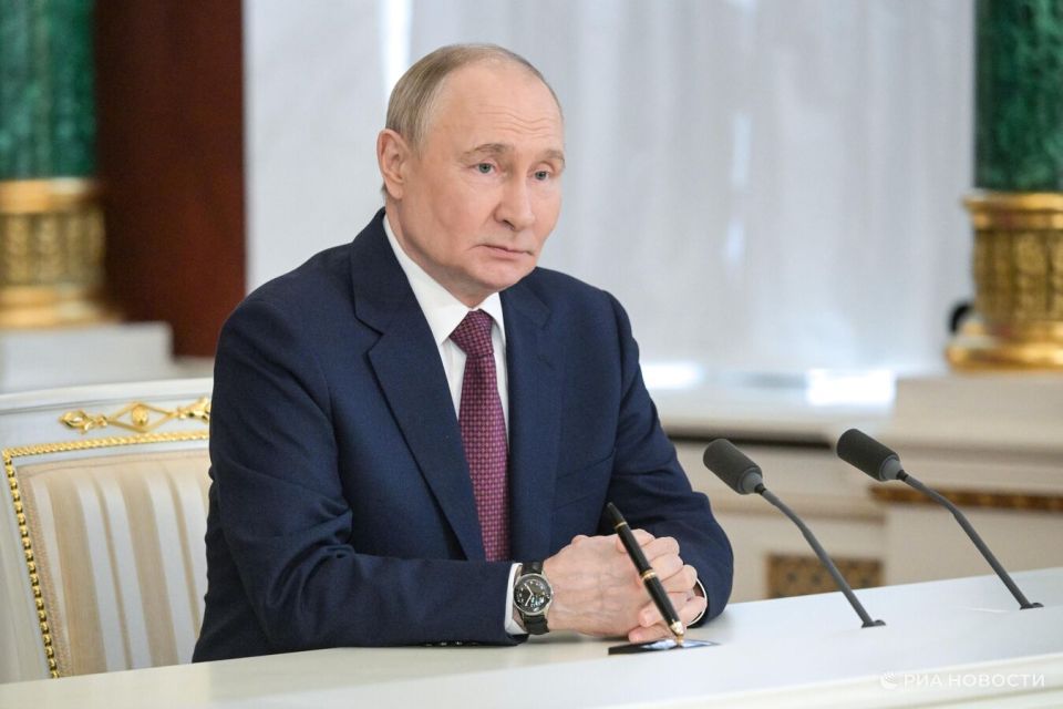 Главврач больницы в Донецке рассказал Путину о зарплатах врачей