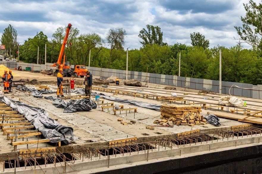 Готовность моста через реку Грузскую составляет свыше 60%