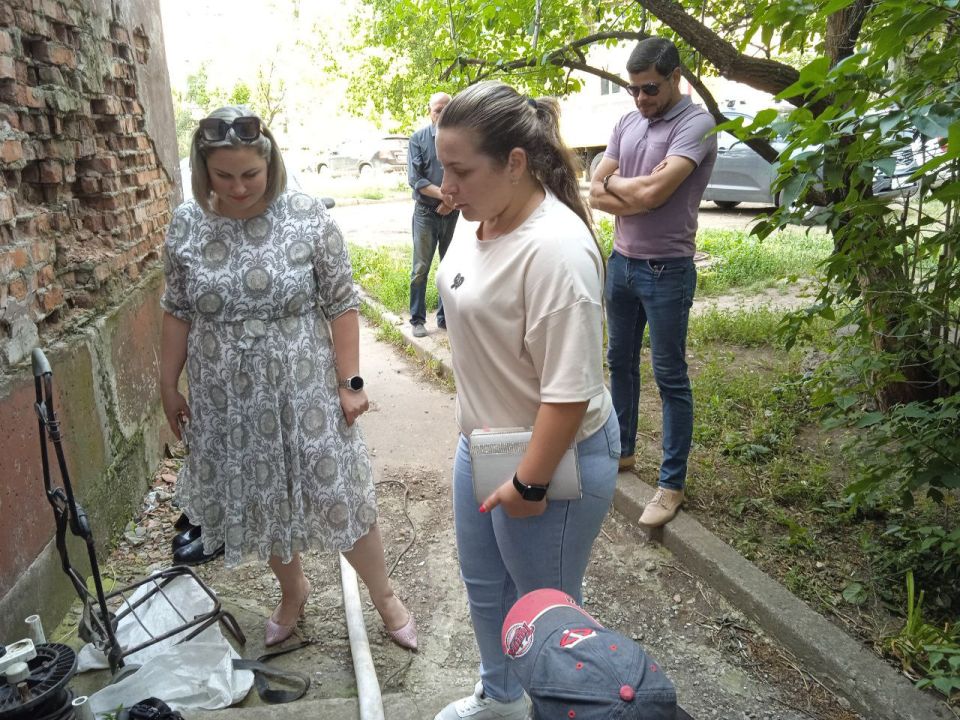 Василий Ткачук: В рамках проектов "Управдом" и "Школа ЖКХ" партии «Единая Россия» проведено обследование с целью предотвращения подтопления подвального помещения в результате аварийной ситуации на наружном водопровде по...