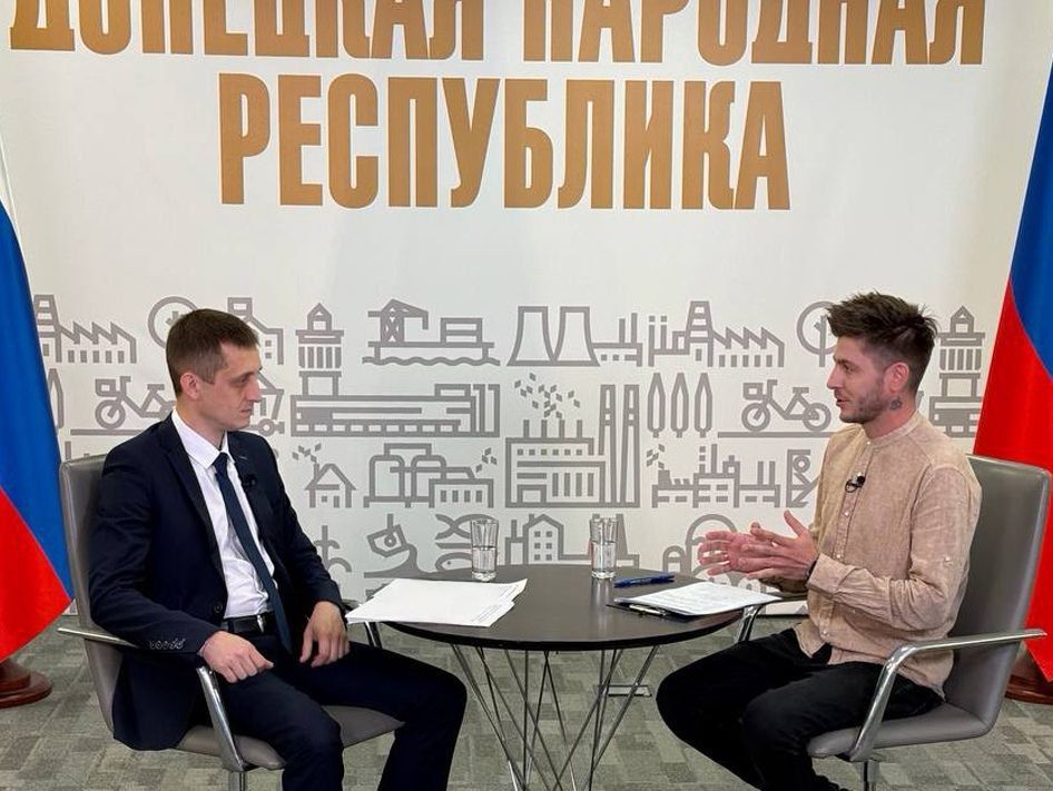 Министр транспорта Александр Бондаренко провел прямой эфир