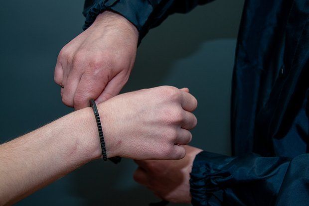 Наркоторговцы продавали замаскированные под гумпомощь вещества