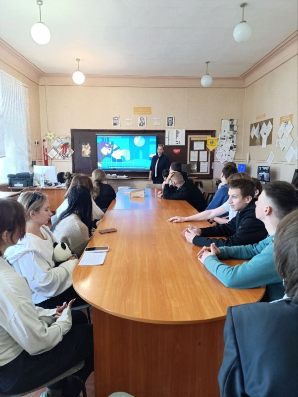 Юрий Будрин: В рамках проекта "Цифровая Россия", реализуемого Единой Россией в Кировском районе города Донецка в ГБОУ "Школа 93 им. Н. П. Жердева г. о. Донецк" для 8 и 9 классов была проведена лекция о цифровой грамотности и...