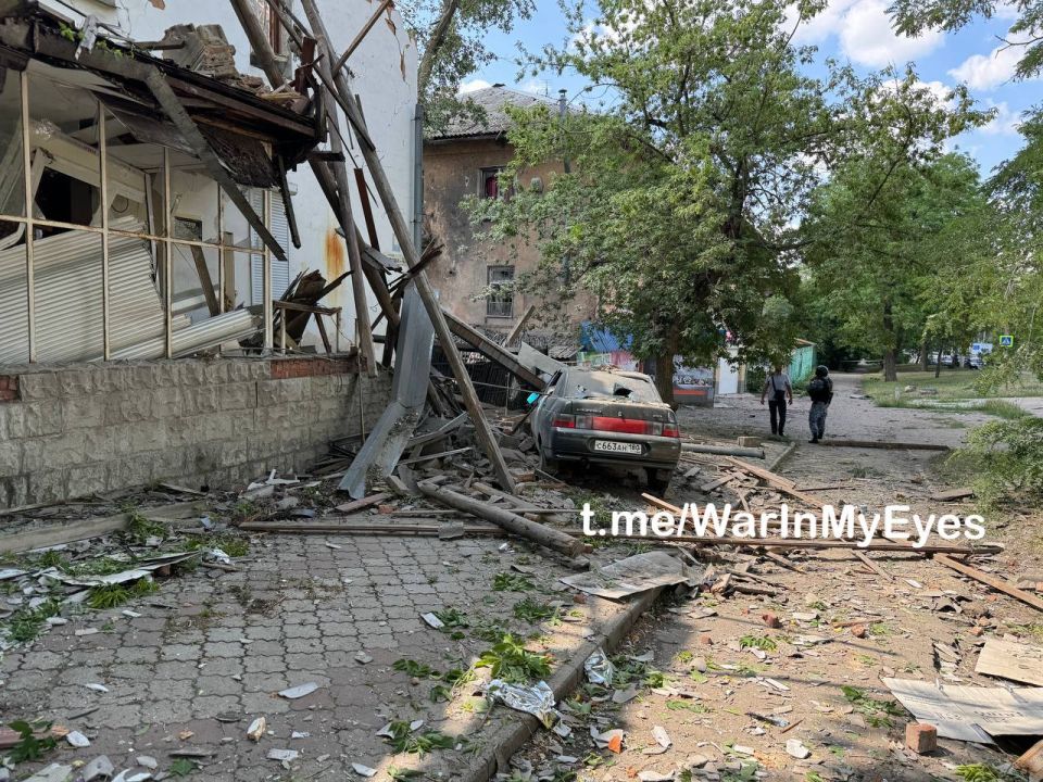 Оценят ущерб и составят план работ: пострадавшим в результате утреннего обстрела дончанам окажут помощь