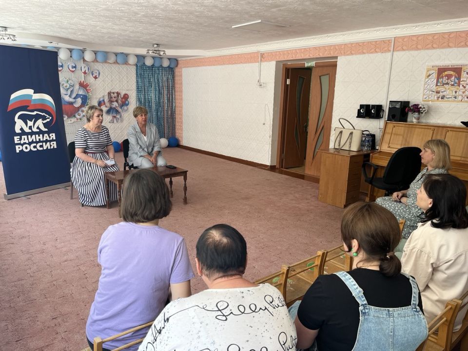 Елена Рязанцева: Сегодня в Пролетарском районе прошла встреча руководителя Управы Пролетарского внутригородского района Администрации городского округа Донецк Елены Рязанцевой с трудовым коллективом детского сада № 224, ...