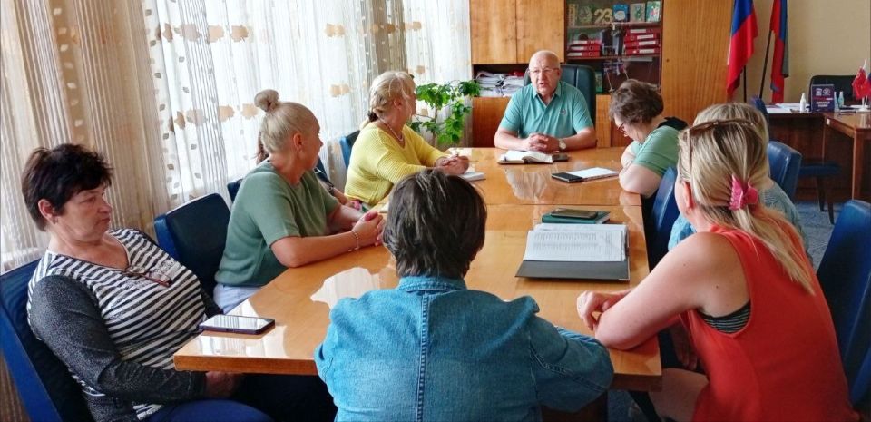 Наталья Бегуненко: Первый заместитель руководителя Управы Петровского внутригородского района Администрации городского округа Донецк Плахутин Юрий Иванович провел рабочее совещание с инспекторами по взаимодействию с...