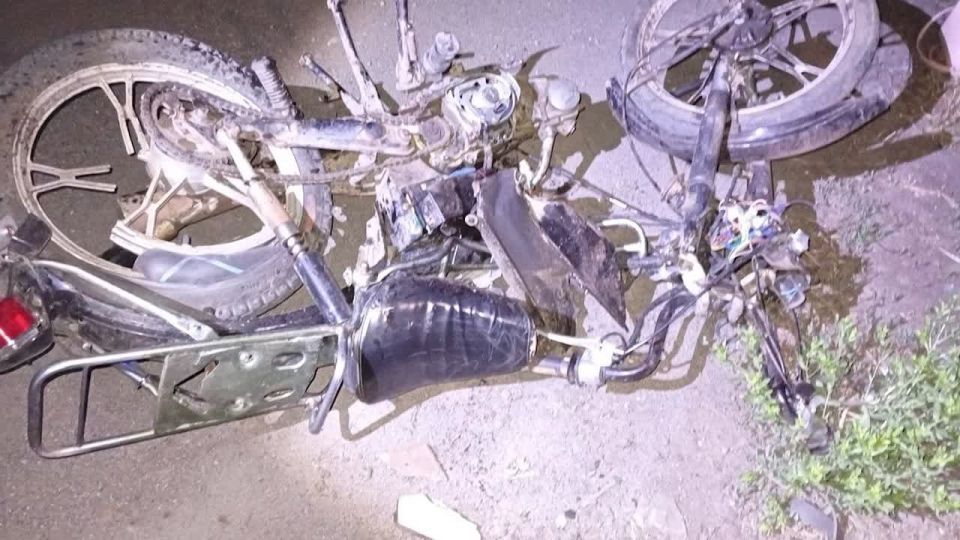 17 июня в 22:15 вблизи поселка Сердитое на автодороге Донецк-Торез произошло дорожно-транспортное происшествие, в результате которого погибли водитель и 4-летний пассажир мопеда