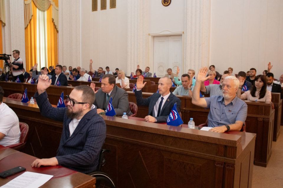 Андрей Бедило: Принял участие в Пленарном заседании Народного Совета 1 созыва Донецкой Народной Республики