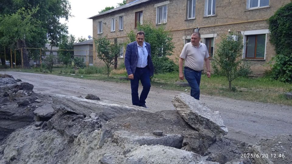 Юрий Будрин: Сегодня, 20 июня 2025 года, в рамках проекта "Управдом", реализуемого Единой Россией, в Кировском районе г. Донецка руководитель Управы Кировского внутригородского района Администрации городского округа Донецк...