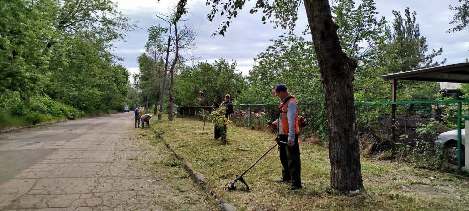 Юрий Будрин: Сегодня, 26 июня 2025 года , в рамках проекта «Городская среда», реализуемого Единой Россией сотрудники управления эксплуатации жилого фонда ООО "Мастеркласс" и МБУ СК Лидиевка приняли участие в традиционной...