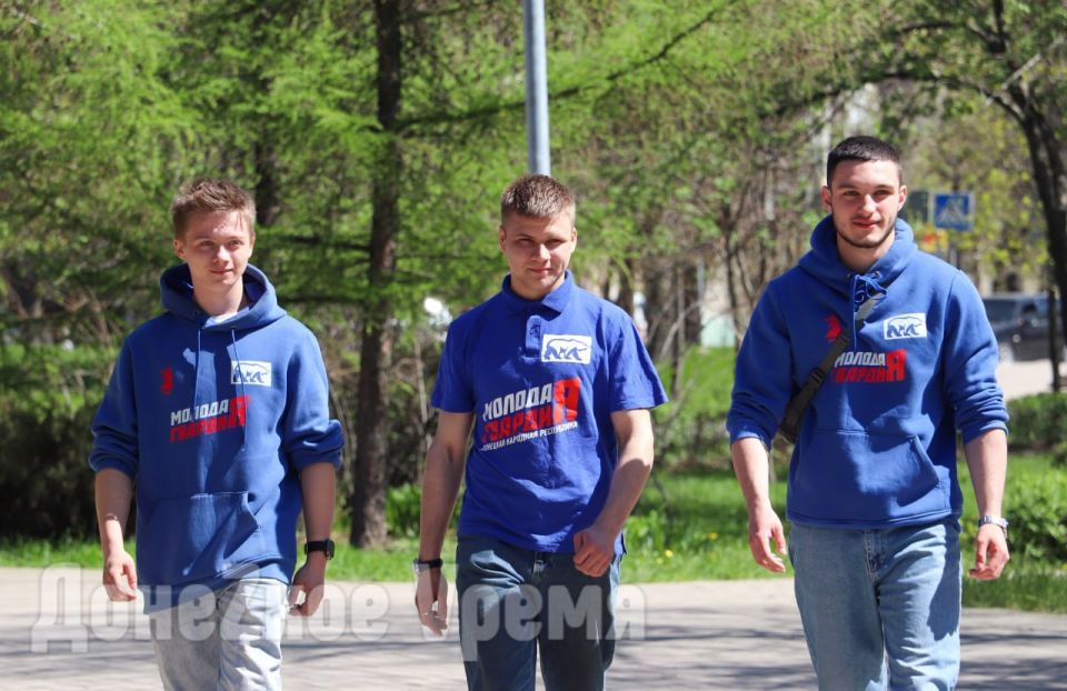 Юристами и экономистами быть не хотят: молодежь ДНР выбирает военные и строительные специальности