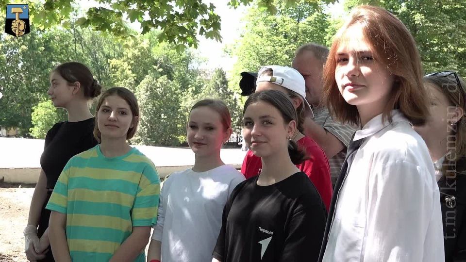 Алексей Кулемзин: Поздравил молодежь Донецка с наступающим праздником